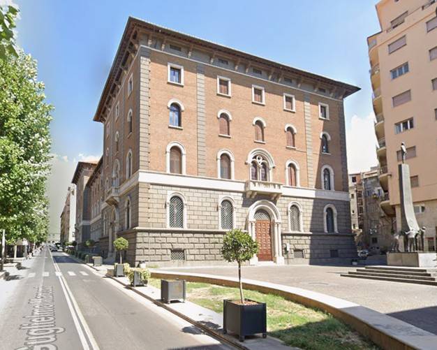 intera palazzina in vendita a Viterbo in zona Centro Città