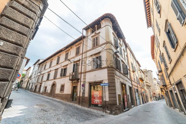 appartamento in vendita a Viterbo in zona Centro Città