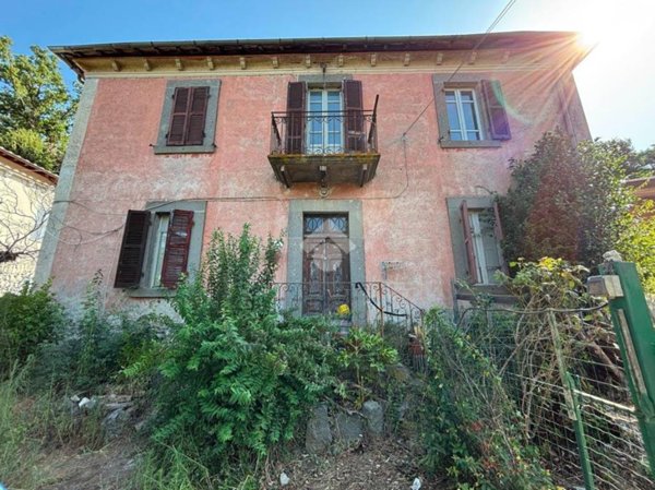 casa indipendente in vendita a Viterbo in zona San Martino al Cimino