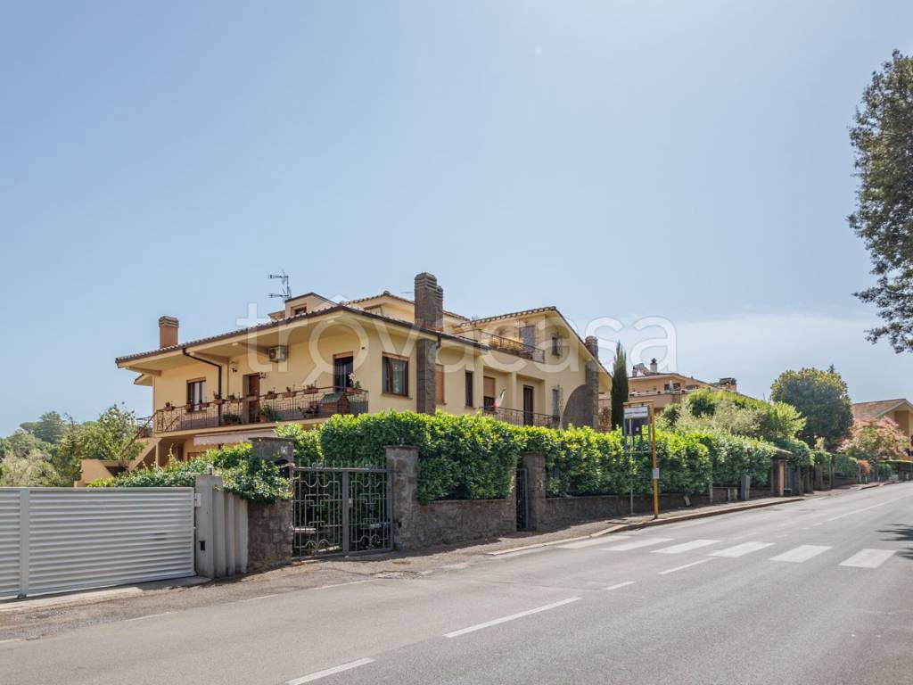 casa indipendente in vendita a Viterbo