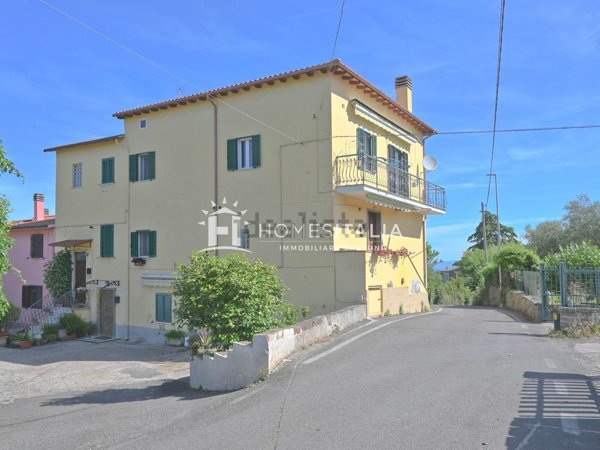 casa indipendente in vendita a Viterbo in zona Grotte Santo Stefano