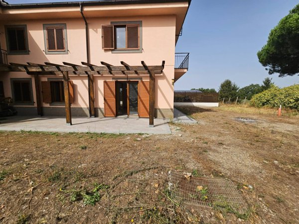 appartamento in vendita a Viterbo in zona Tobia