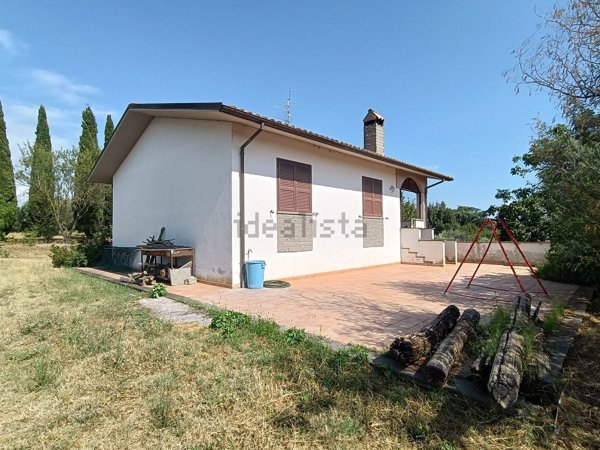 casa indipendente in vendita a Viterbo