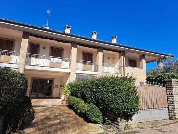 appartamento in vendita a Viterbo in zona La Quercia
