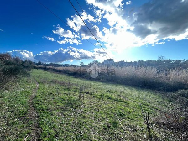 terreno in vendita a Viterbo in zona Canepinetta