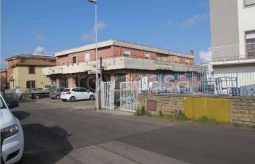 locale commerciale in vendita a Viterbo in zona La Quercia