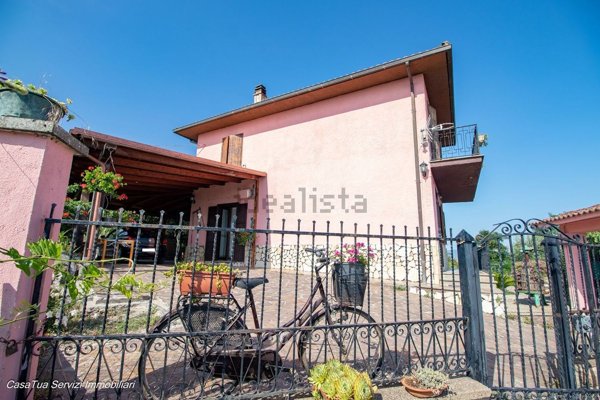 casa indipendente in vendita a Viterbo in zona Sant'Angelo