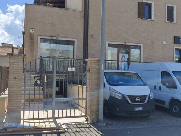 negozio in vendita a Viterbo in zona La Quercia