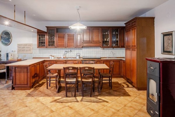 casa indipendente in vendita a Viterbo