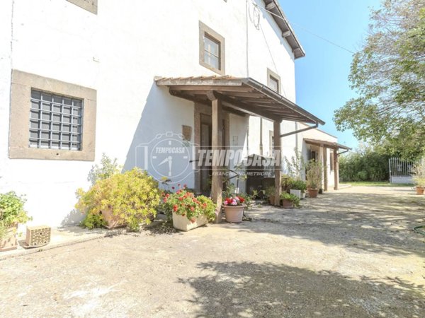 casa indipendente in vendita a Viterbo in zona Castel d'Asso