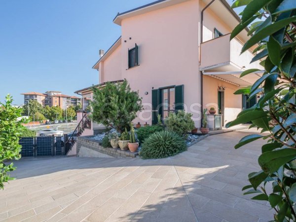 casa indipendente in vendita a Viterbo in zona La Quercia