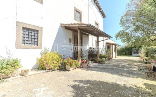 casa indipendente in vendita a Viterbo in zona Castel d'Asso