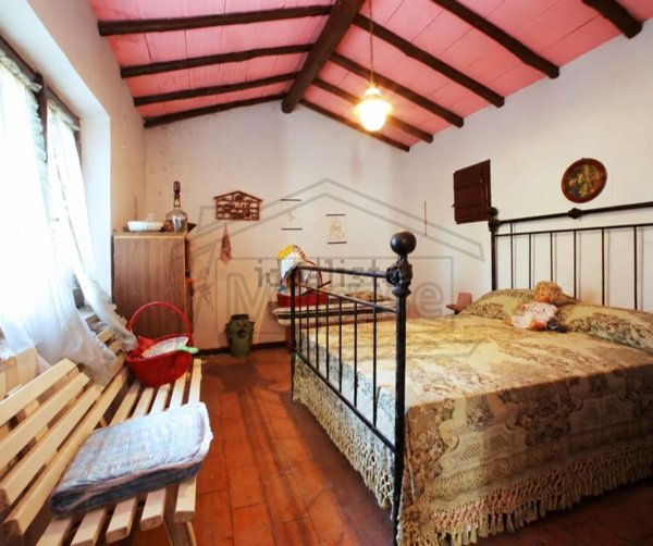 casa indipendente in vendita a Viterbo
