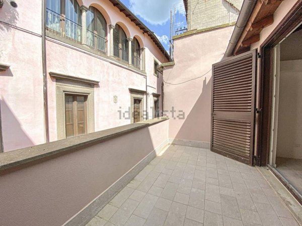 casa indipendente in vendita a Viterbo in zona Centro Città