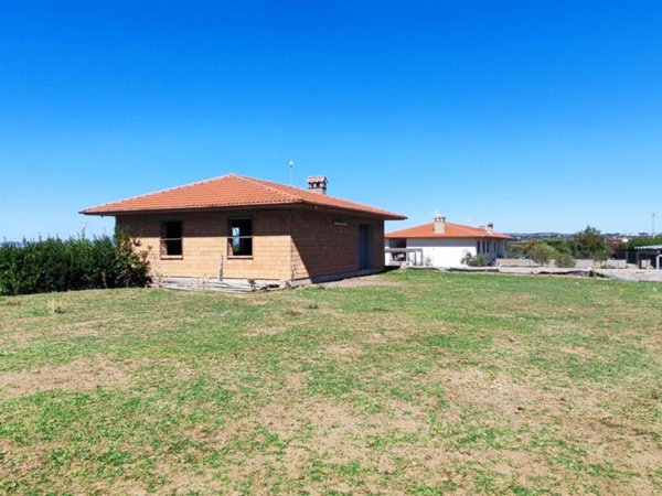 casa indipendente in vendita a Viterbo in zona Castel d'Asso
