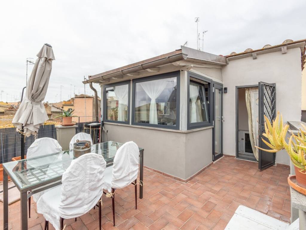casa indipendente in vendita a Viterbo in zona Centro Città
