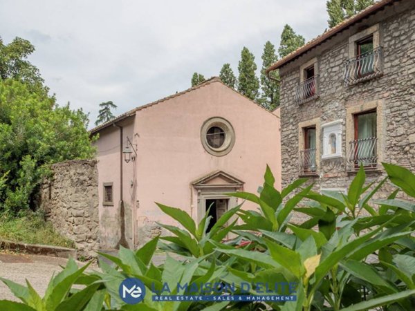 locale di sgombero in vendita a Viterbo