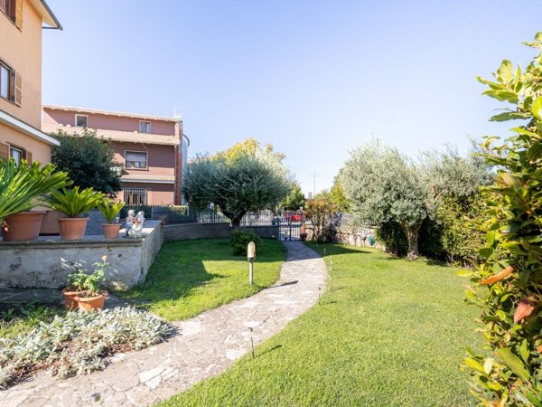 casa indipendente in vendita a Viterbo in zona La Quercia