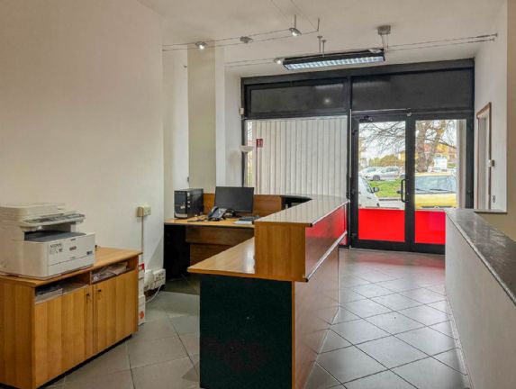 ufficio in vendita a Viterbo in zona La Quercia