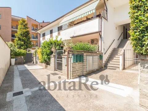 appartamento in vendita a Viterbo in zona La Quercia