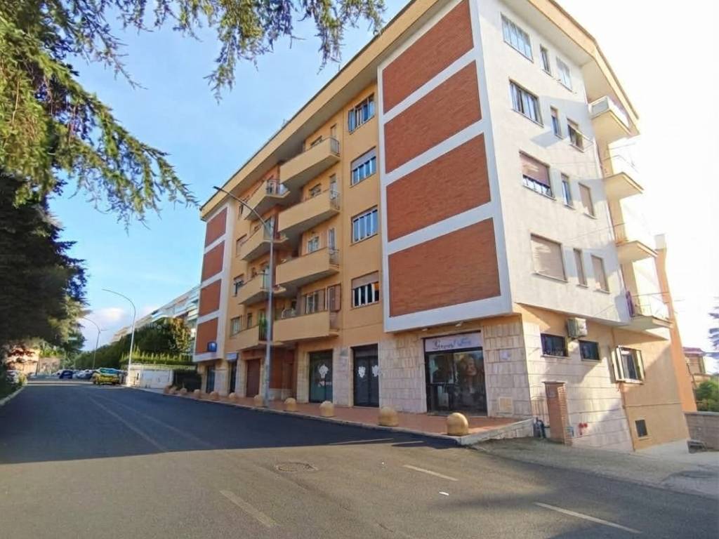 appartamento in vendita a Viterbo in zona La Quercia