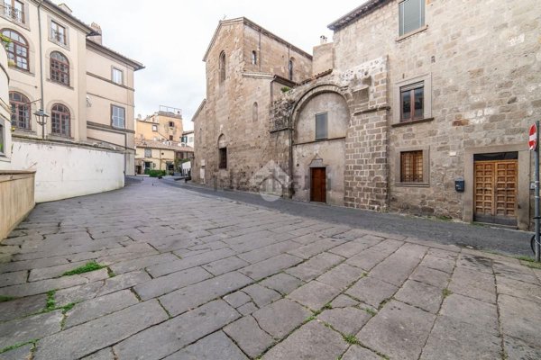 casa indipendente in vendita a Viterbo in zona Centro Città