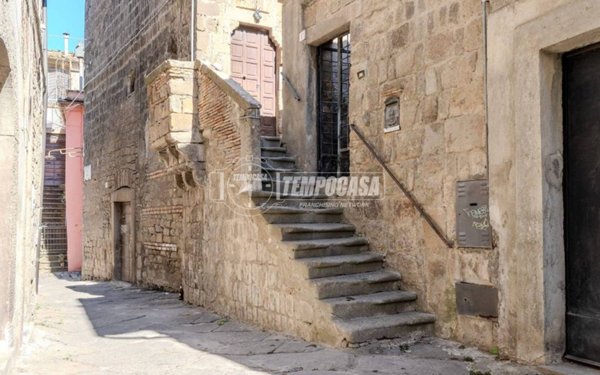casa indipendente in vendita a Viterbo in zona Centro Città