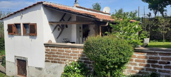 appartamento in vendita a Viterbo in zona Tobia