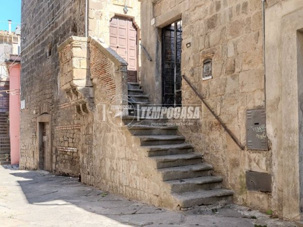 casa indipendente in vendita a Viterbo in zona Centro Città