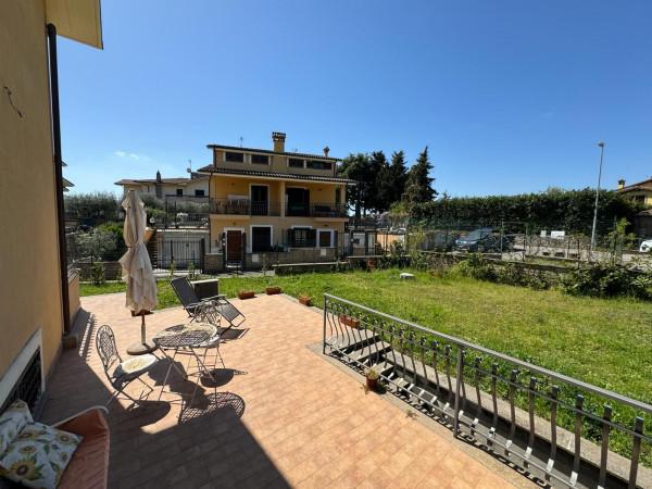 casa indipendente in vendita a Vitorchiano in zona Paparano