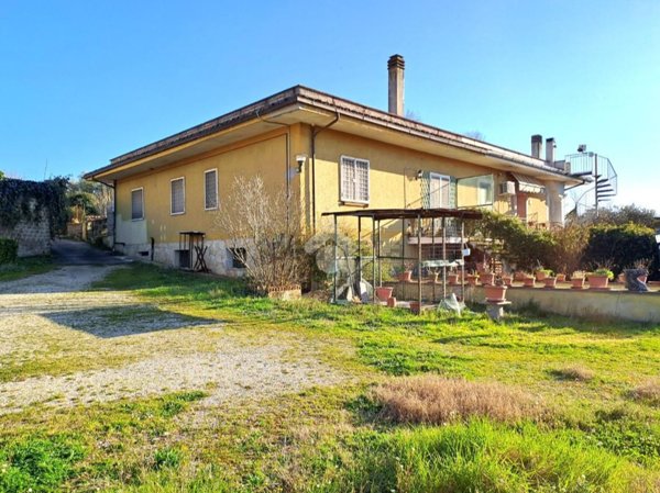 casa indipendente in vendita a Vitorchiano