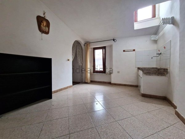 casa indipendente in vendita a Vitorchiano in zona Paparano
