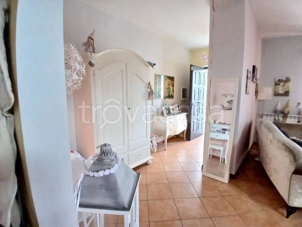 casa indipendente in vendita a Vitorchiano in zona Paparano