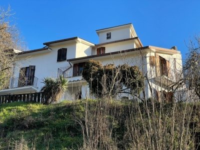 casa indipendente in vendita a Vitorchiano