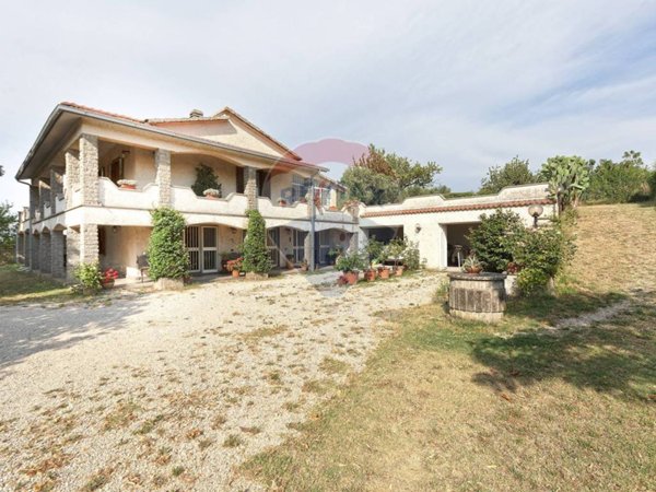 casa indipendente in vendita a Vitorchiano