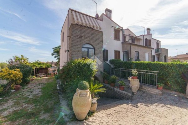 casa indipendente in vendita a Vitorchiano