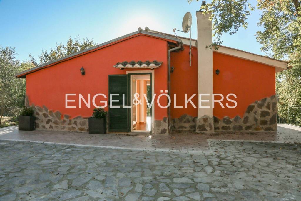 casa indipendente in vendita a Vitorchiano