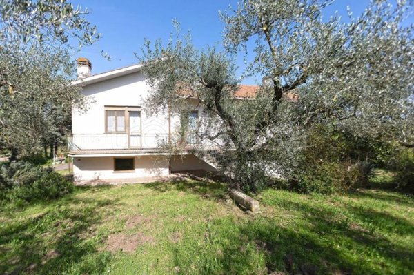 casa indipendente in vendita a Vitorchiano