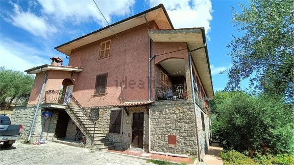 casa indipendente in vendita a Vitorchiano