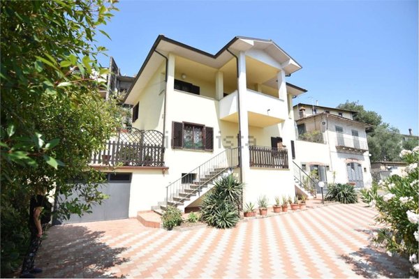 casa indipendente in vendita a Vitorchiano