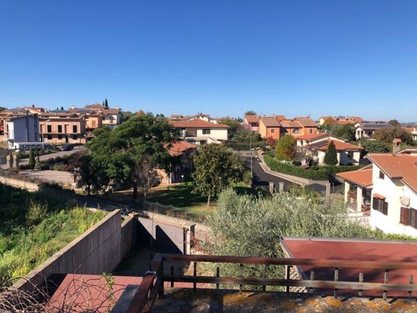 casa indipendente in vendita a Vitorchiano