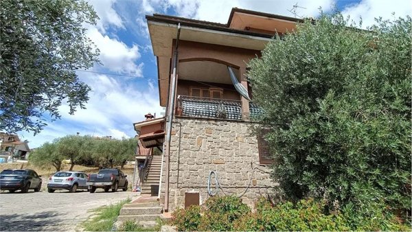 casa indipendente in vendita a Vitorchiano
