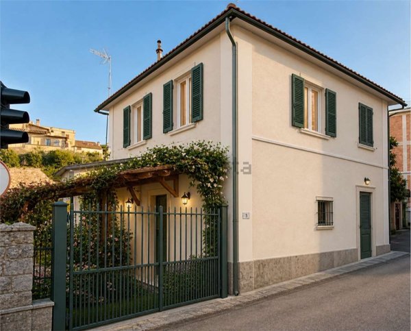casa semindipendente in vendita a Vitorchiano