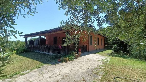 casa indipendente in vendita a Vitorchiano