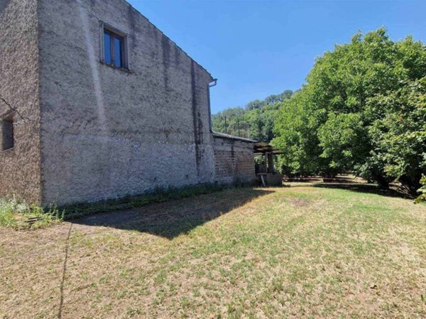 casale in vendita a Vitorchiano