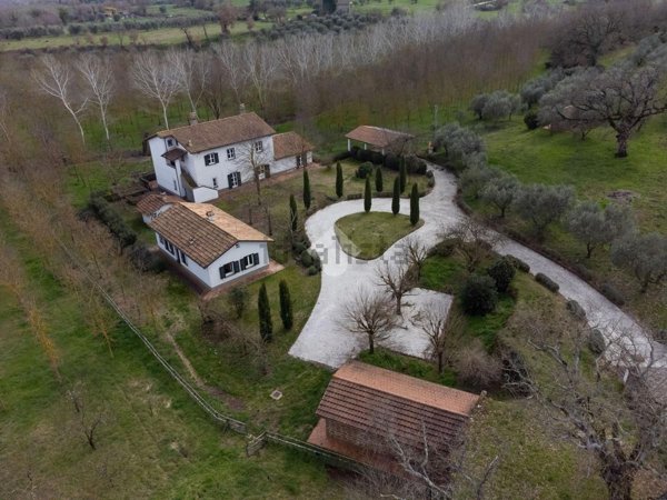 casa indipendente in vendita a Vitorchiano