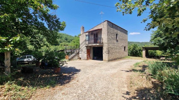 casa indipendente in vendita a Vitorchiano