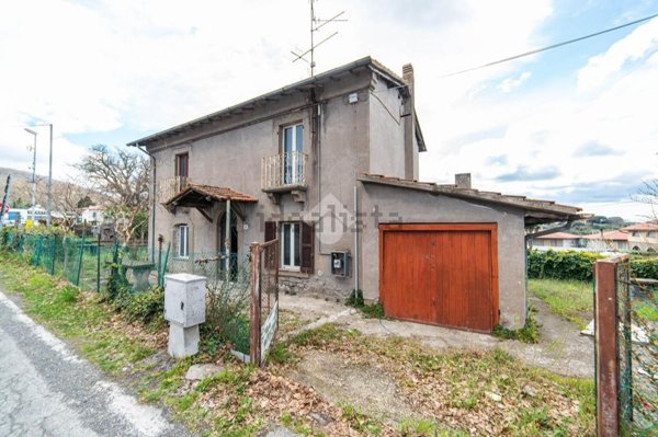 casa indipendente in vendita a Vitorchiano