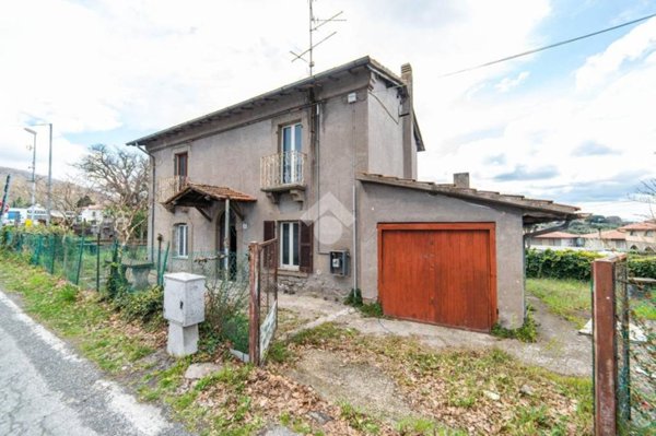 casa indipendente in vendita a Vitorchiano