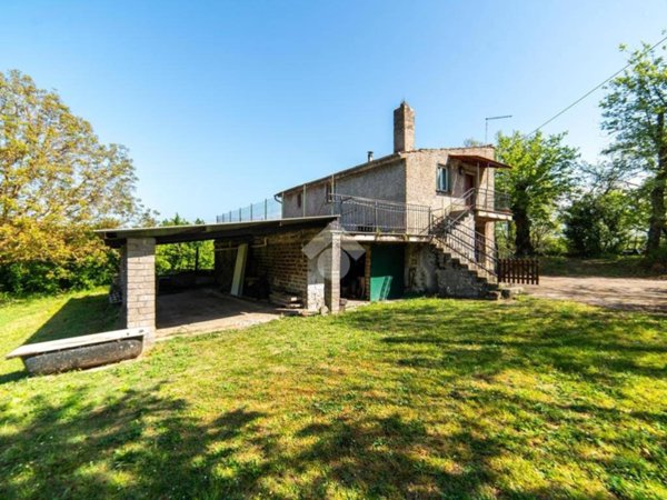 casa indipendente in vendita a Vitorchiano